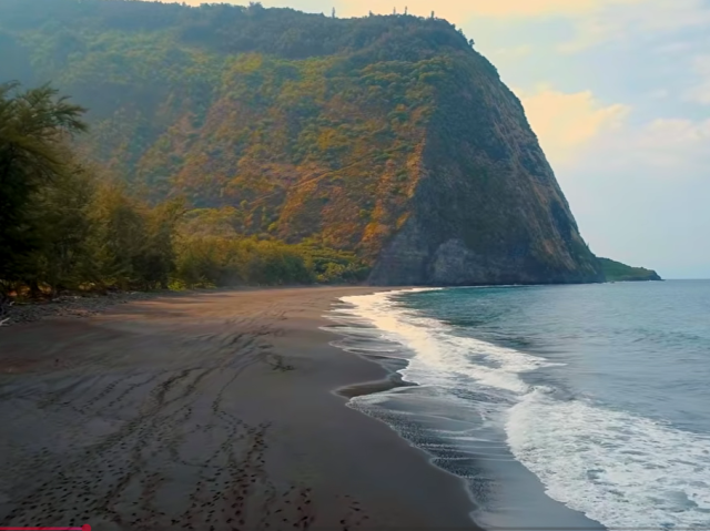  HAWAII: America's Most Impossible Paradise That Shouldn’t Exist!